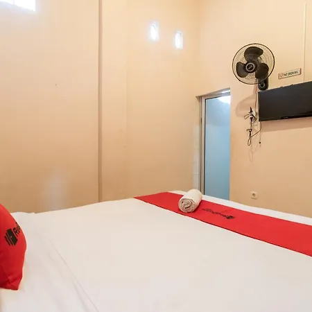Reddoorz Syariah @ D'Ostha Residence Bukittinggi Exterior photo