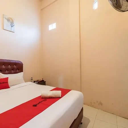 Reddoorz Syariah @ D'Ostha Residence Bukittinggi Exterior photo