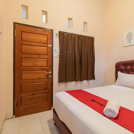 Reddoorz Syariah @ D'Ostha Residence Bukittinggi Exterior photo